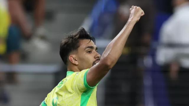 v站-维尼修斯梅开 萨维奥处子球 巴西4比1大胜巴拉圭