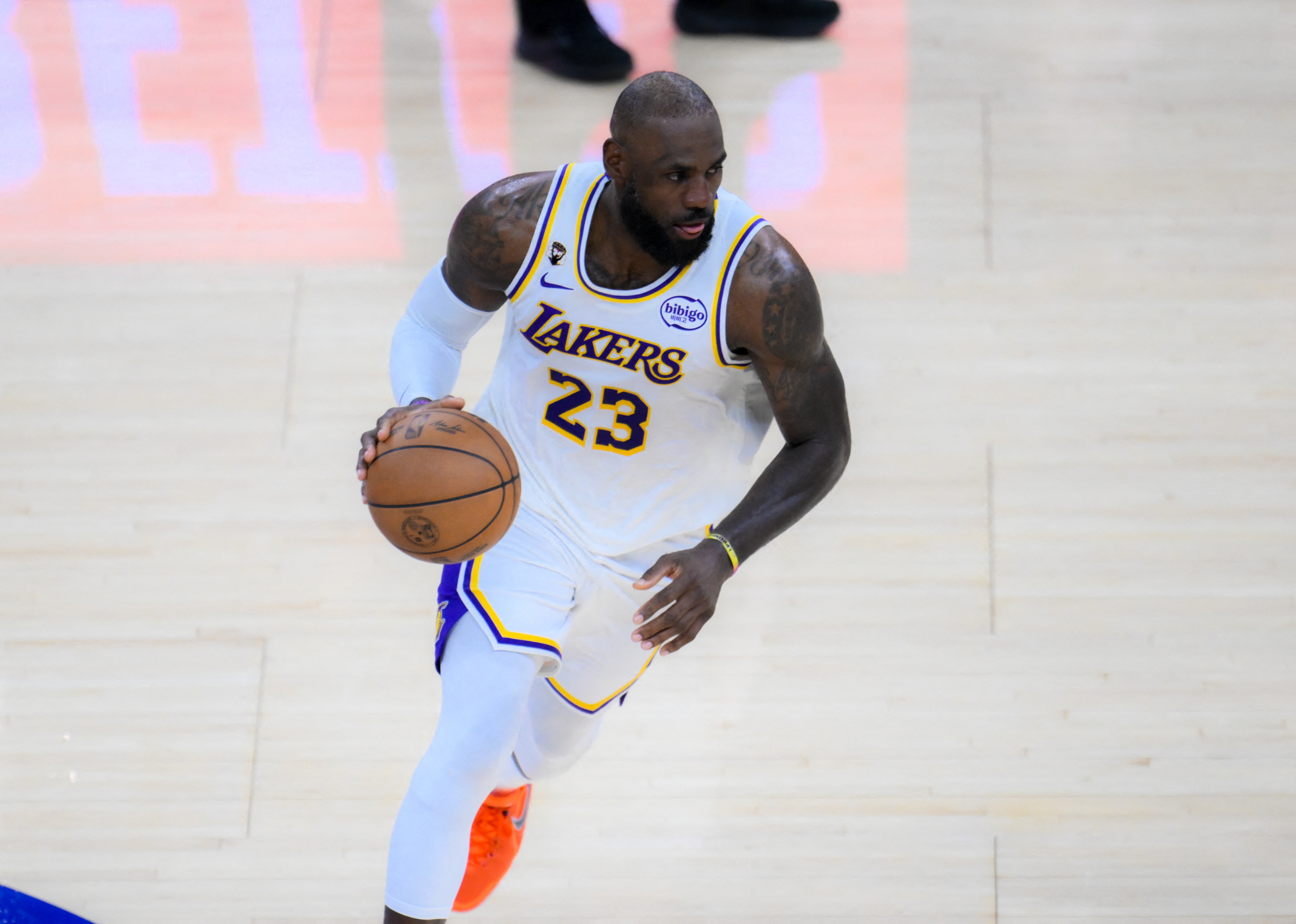 v体育-穆雷6次60%命中率砍45+啥水平？历史仅37人做到 一神人45次霸榜