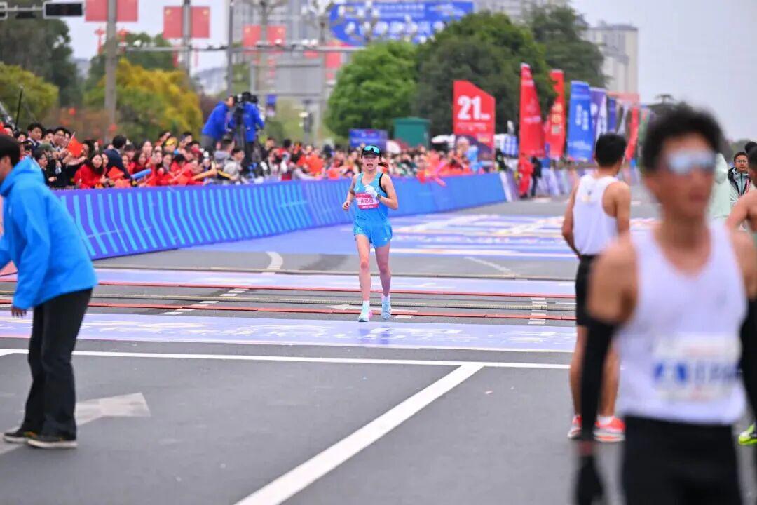 v体育-为什么有2万人来仁寿跑马拉松？